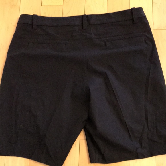 Lululemon mens golf shorts sz 40  4 pockets black Casual. Excellent! - Picture 8 of 9